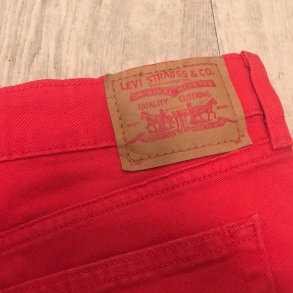 Levi’s Super Low Stretch Red Shorts - Picture 3 of 4